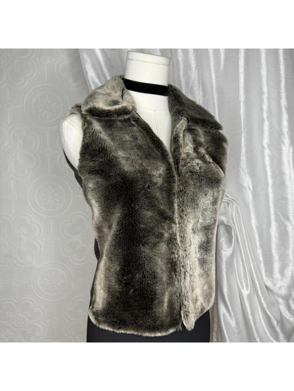 Vintage GrayBrown Knit & Faux Fur Vest